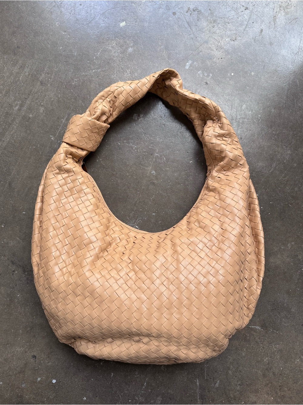 Bottega Veneta Tan Intrecciato Woven Hobo Shoulder Bag - Picture 1 of 8